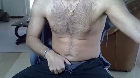 Snapshot of hairydaduncut chatting on February 7, 1:01 pm hairydaduncut online show from February 7, 1:01 pm