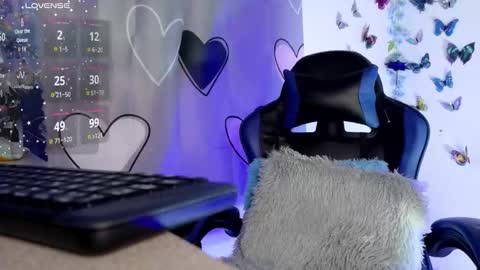 Snapshot of hairygirl83 chatting on September 24, 1:18 pm hairygirl83 online show from September 24, 1:18 pm