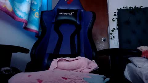 Lunita online show from February 22, 7:25 pm