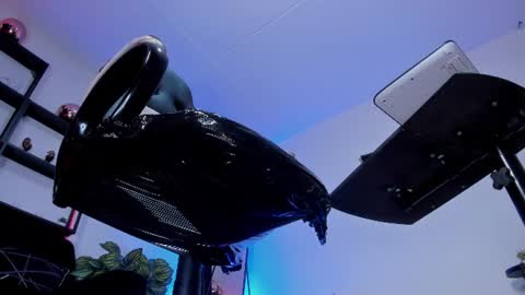 halley_ravenn online show from June 24, 9:22 pm