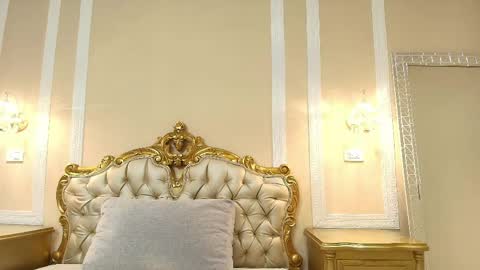 Hallie Stone online show from March 26, 12:10 pm