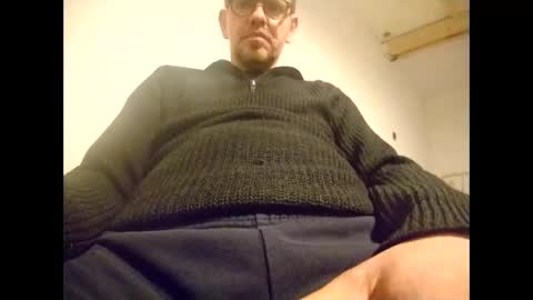 hamburg9135 online show from March 14, 8:35 pm