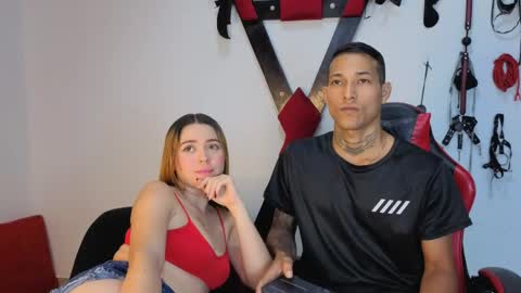 Hana and Zeta online show from April 23, 3:13 pm