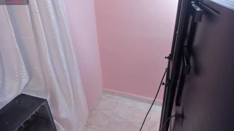 hanaahquinn online show from March 8, 11:58 am