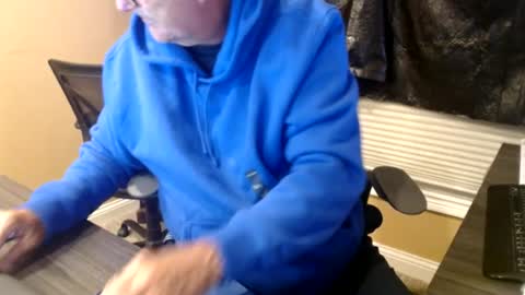 handsome_guy4u online show from August 2, 4:14 am