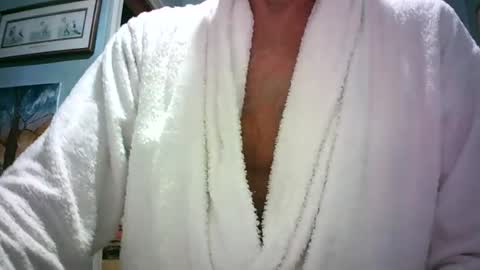 handymanforyou177322 online show from July 15, 9:30 pm