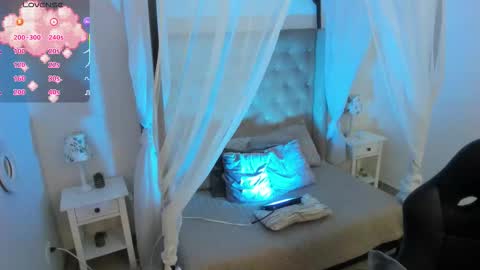 Snapshot of hanna__becker chatting on October 19, 3:22 am hanna  online show from October 19, 3:22 am