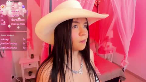 Snapshot of hanna__becker chatting on October 4, 4:54 am hanna  online show from October 4, 4:54 am