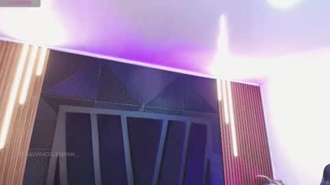 HANNA BECKER online show from February 25, 11:14 am