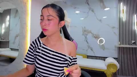 Hanna online show from November 11, 6:43 pm