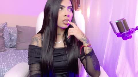 Hanna  online show from April 15, 8:09 pm