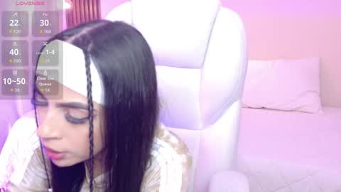 Hanna  online show from April 17, 9:50 pm