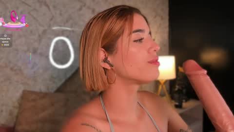 Hanna  online show from April 8, 8:45 pm