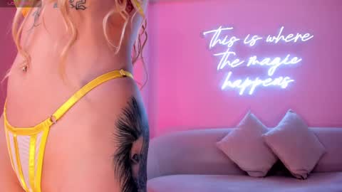  Hanna Connor  online show from February 13, 10:43 pm