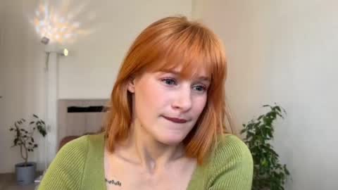 hannah levis  online show from April 23, 9:39 am