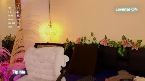 Hannah Williams online show from November 4, 11:17 pm