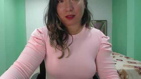 hannahevans2 online show from April 18, 3:47 pm