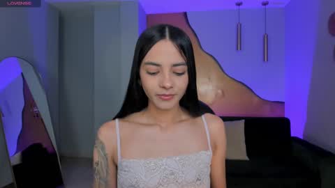 Snapshot of hannahjamesx chatting on September 22, 6:45 pm HANNAH J online show from September 22, 6:45 pm