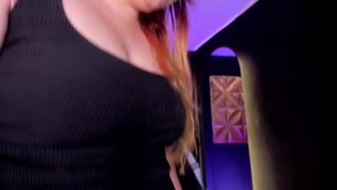 hannamartinn_ online show from September 22, 4:44 pm