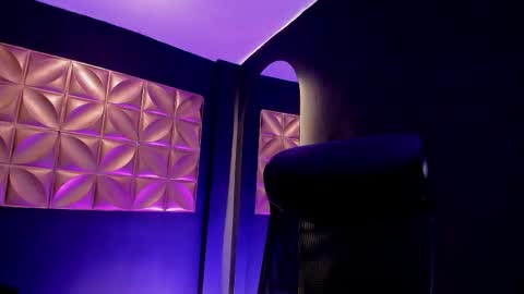 hannamartinn_ online show from September 24, 6:14 pm