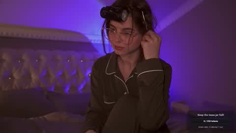 Hanna online show from November 9, 6:10 pm