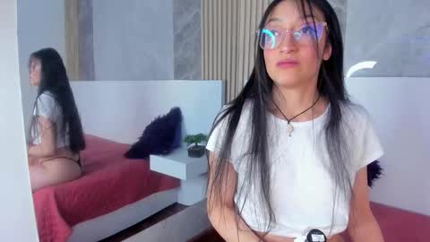 hannawen_ online show from February 27, 12:53 pm