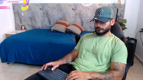 hanz_col online show from December 17, 1:56 am