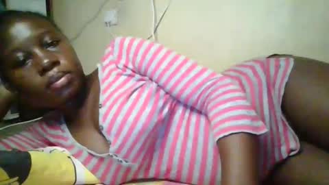 Snapshot of happy_dimple chatting on October 22, 9:05 pm happy_dimple online show from October 22, 9:05 pm