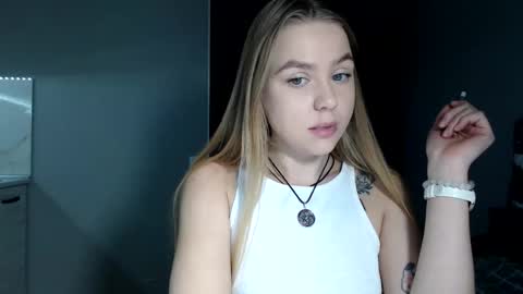 happy_fox_ online show from February 27, 6:55 pm