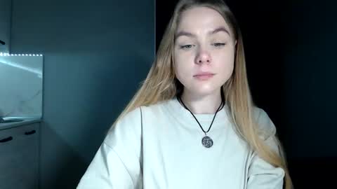 happy_fox_ online show from February 24, 8:56 pm