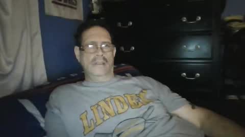 happyhappy4 online show from May 17, 4:11 am