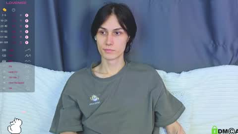 Mark online show from April 22, 5:42 pm