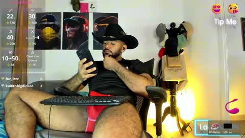 hardboy_latin online show from April 24, 5:09 am