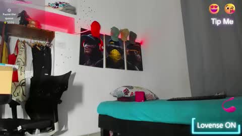 hardboy_latin online show from December 13, 11:44 pm