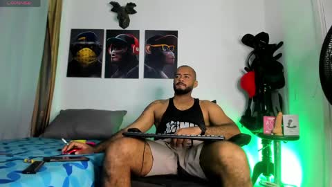 hardboy_latin online show from May 20, 3:03 am