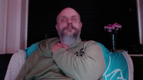 MrLazy online show from February 9, 6:32 pm