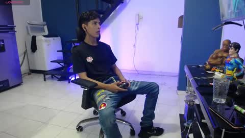 Andres Dean online show from February 19, 11:48 pm