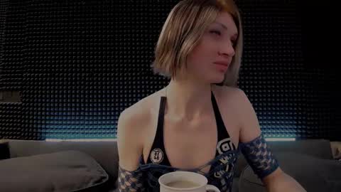 Miss Hardy online show from March 22, 3:32 am