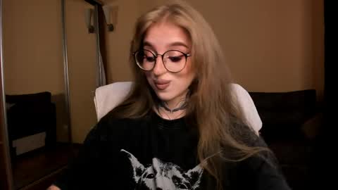 Julia online show from April 15, 5:44 am