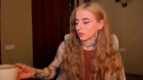 Julia online show from October 24, 5:19 am