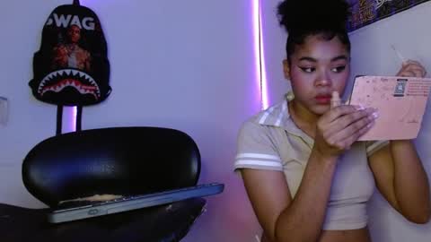 harley_quinnn111 online show from April 8, 2:25 am