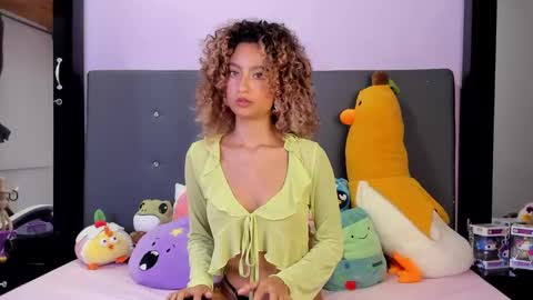 Harmony Hill online show from December 1, 11:03 pm