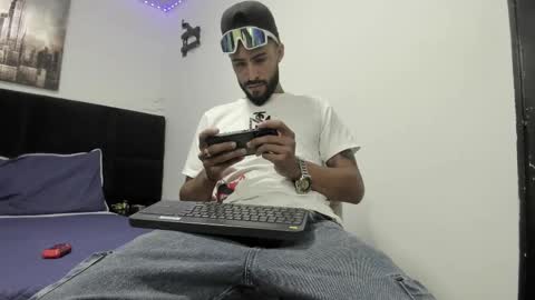 Snapshot of harold_999 chatting on October 12, 10:00 pm harold_999 online show from October 12, 10:00 pm