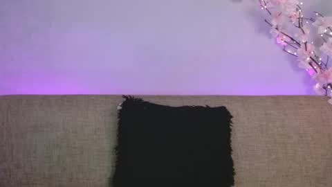     online show from April 18, 7:07 pm