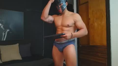hat_guy01 online show from July 22, 10:12 pm