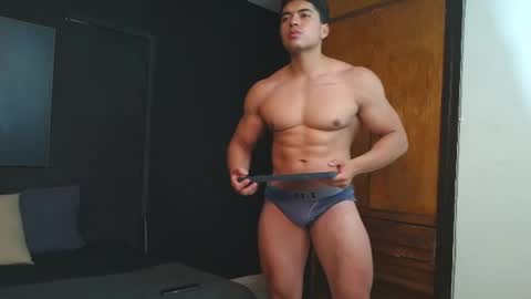 hat_guy01 online show from June 30, 9:46 pm