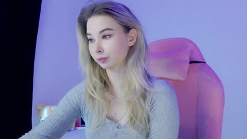 Anna online show from April 13, 9:02 am