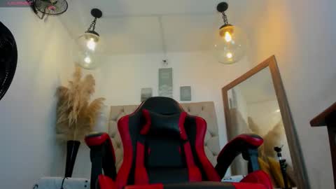 HATHOR OLD online show from December 4, 5:51 am