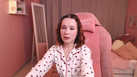 Mia online show from February 6, 1:09 am