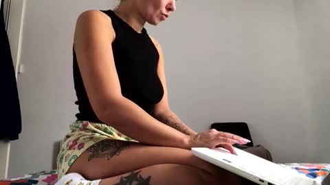Snapshot of hayle_emmie chatting on October 4, 1:31 pm Hayle online show from October 4, 1:31 pm